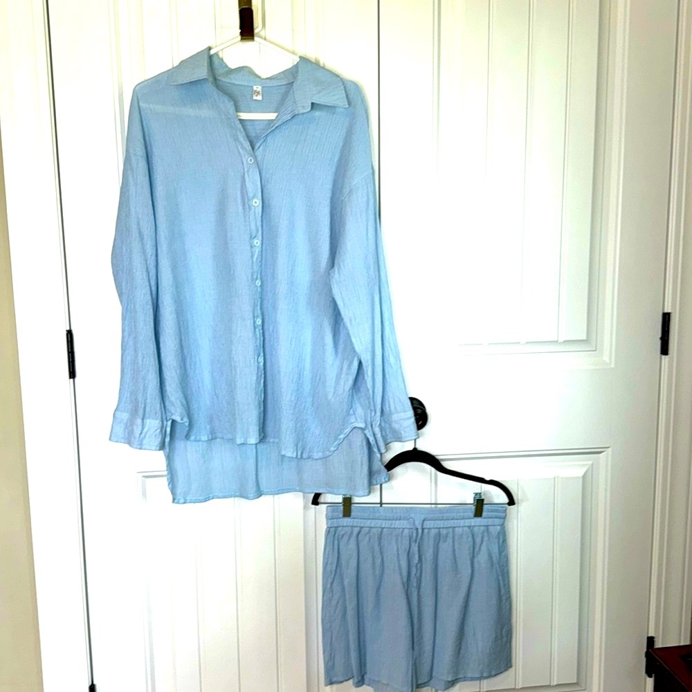 New Gorgeous Matching 2pc Short Set - image 2